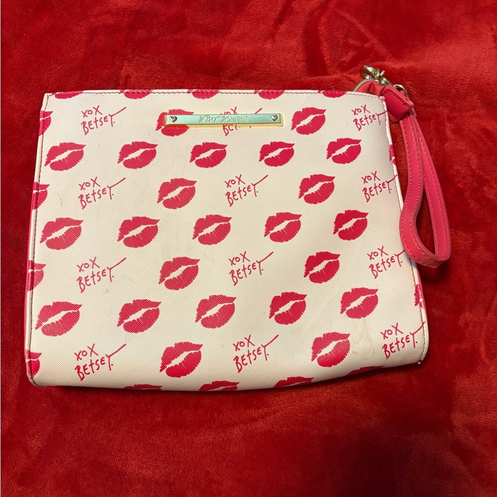 Betsey Johnson Pink Kiss Print Wristlet